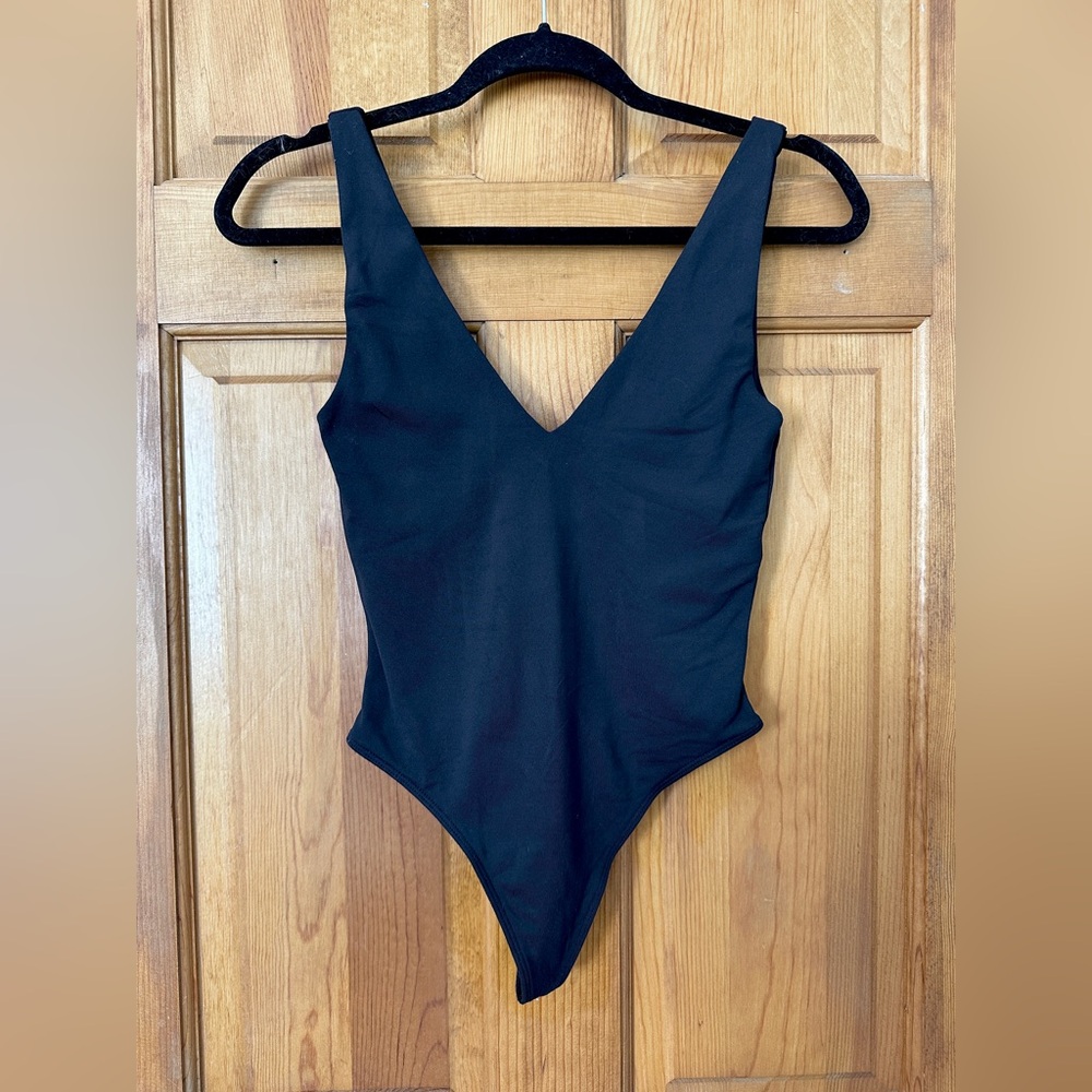 Aritzia Babaton Black V-Neck Body Suit